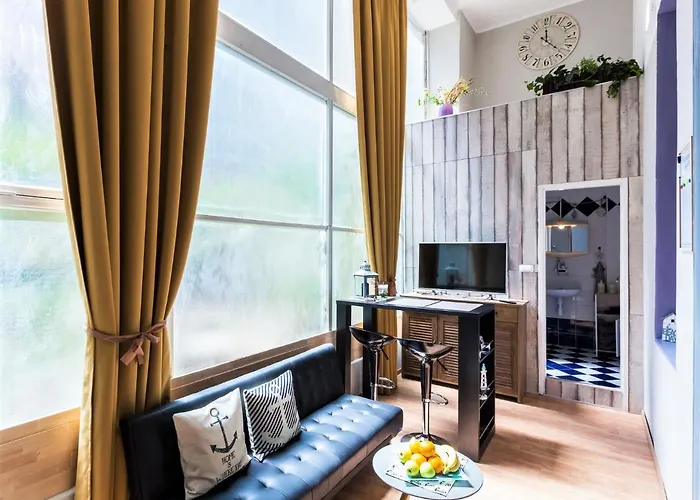 Divinity's Reach - Old Town Center 4* Zara