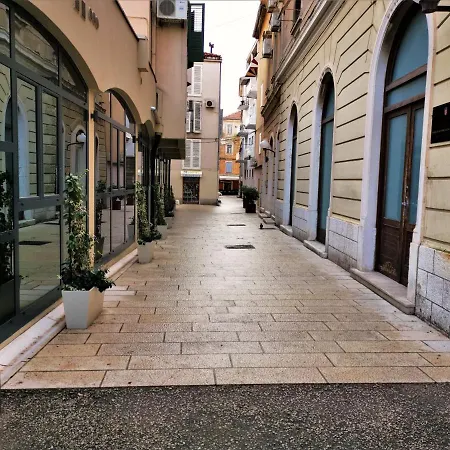 Gasthuis Divinity's Reach - Old Town Center Zadar