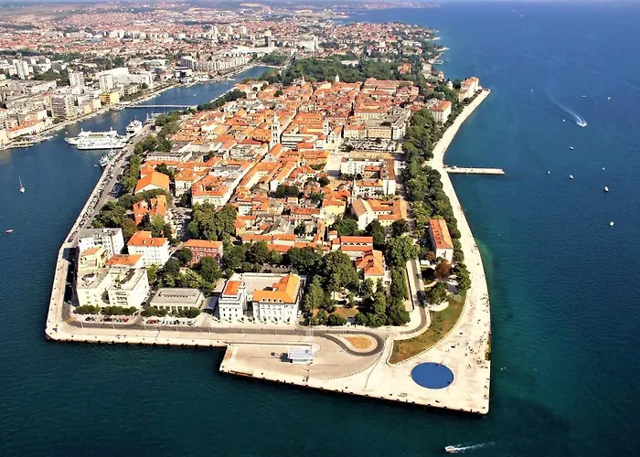 Πανσιόν Divinity's Reach - Old Town Center Ζαντάρ